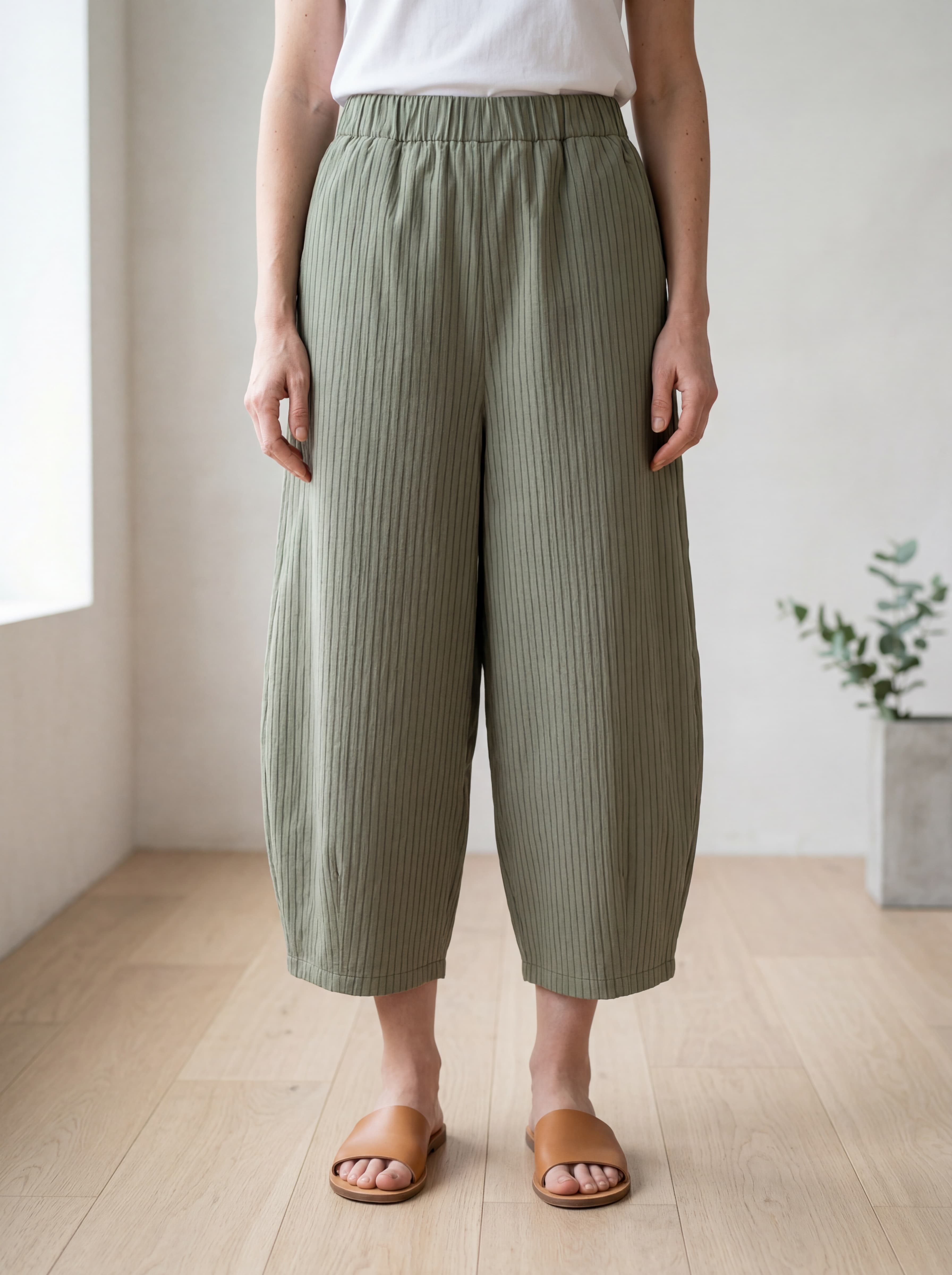 Pantalone Cropped in Cotone Plissettato — immagine 1