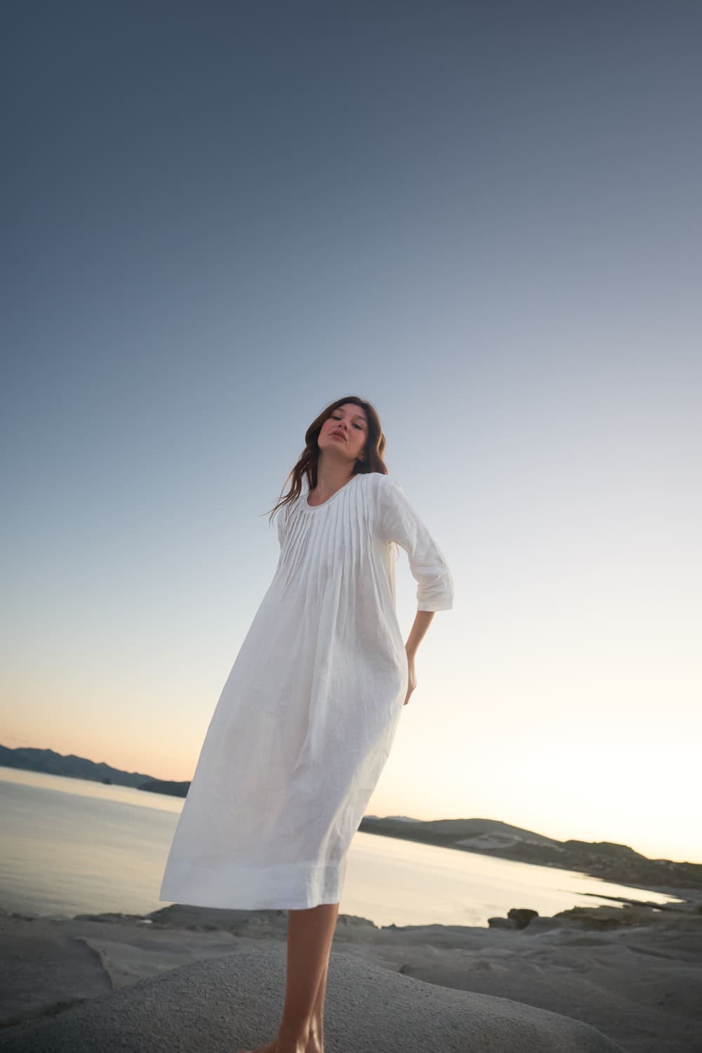 Abito Midi in Puro Lino con Pinces — immagine 1