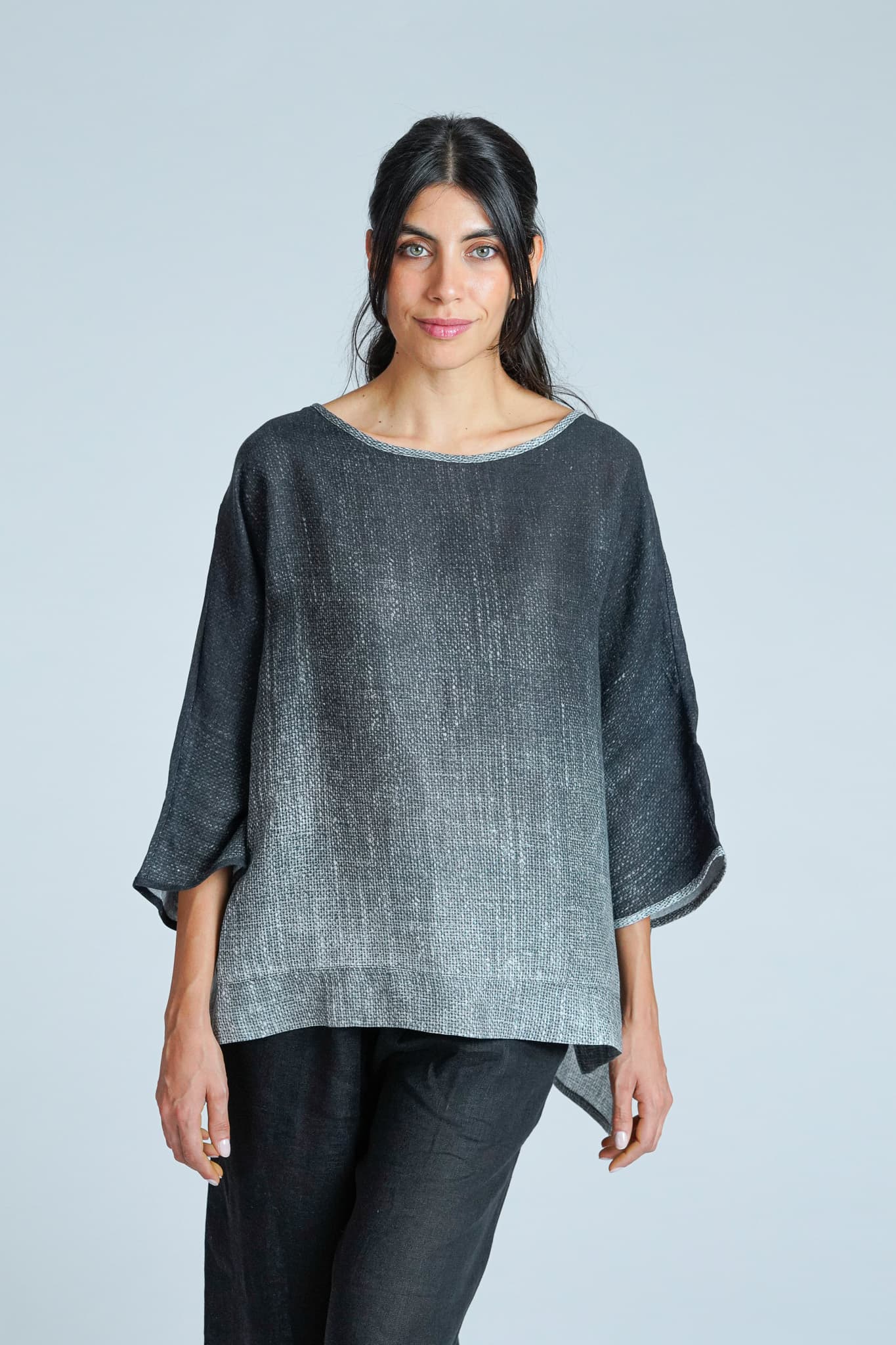 Top Oversize in Puro Lino con Effetto Degradé — immagine 2