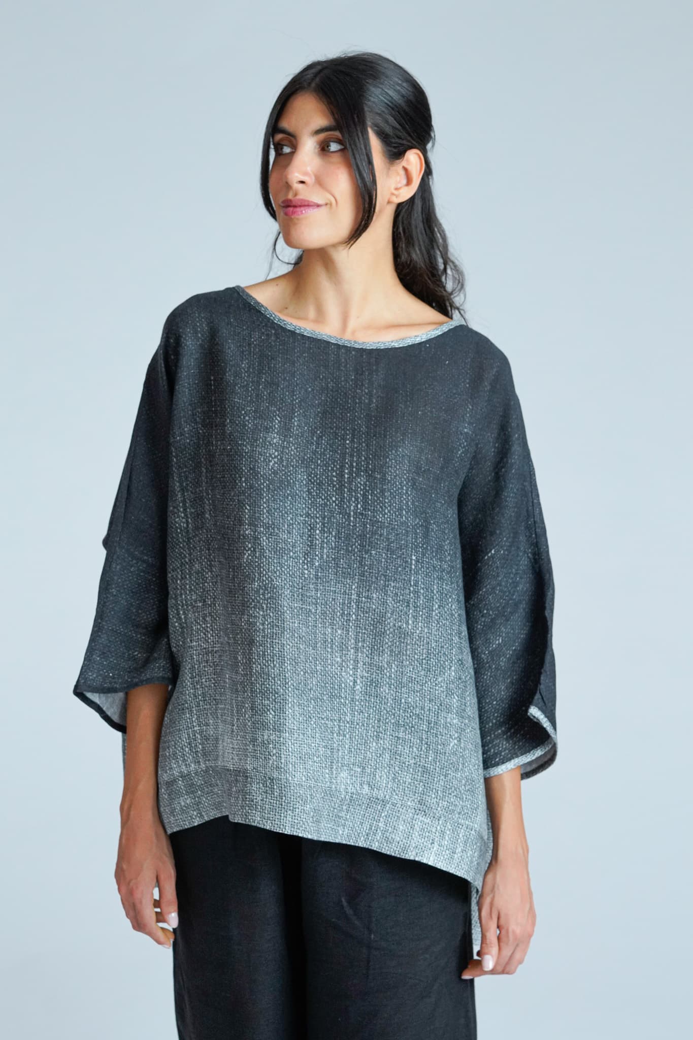 Top Oversize in Puro Lino con Effetto Degradé — immagine 3