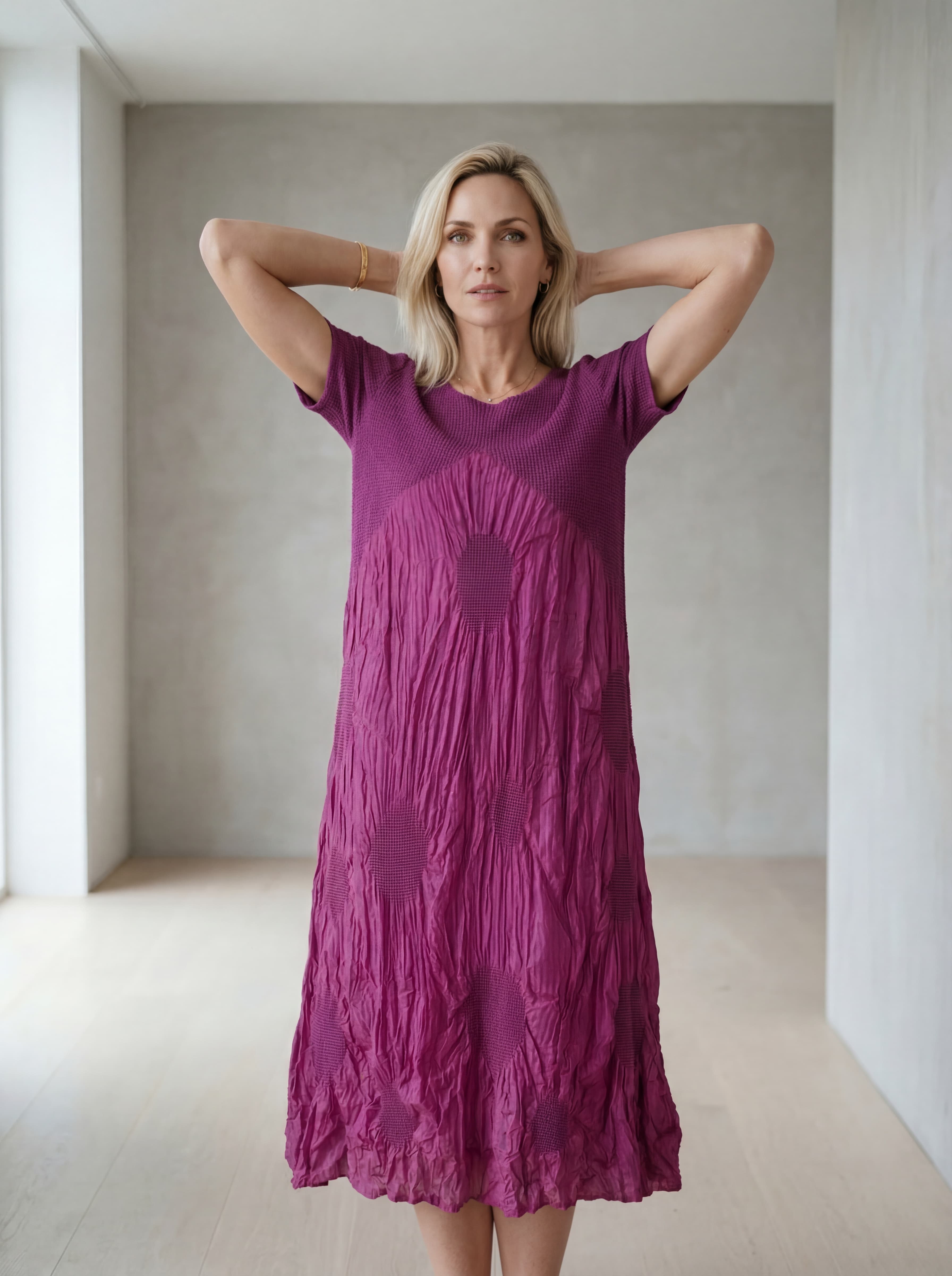 Abito Chiffon con Dettagli Plissettati — immagine 3