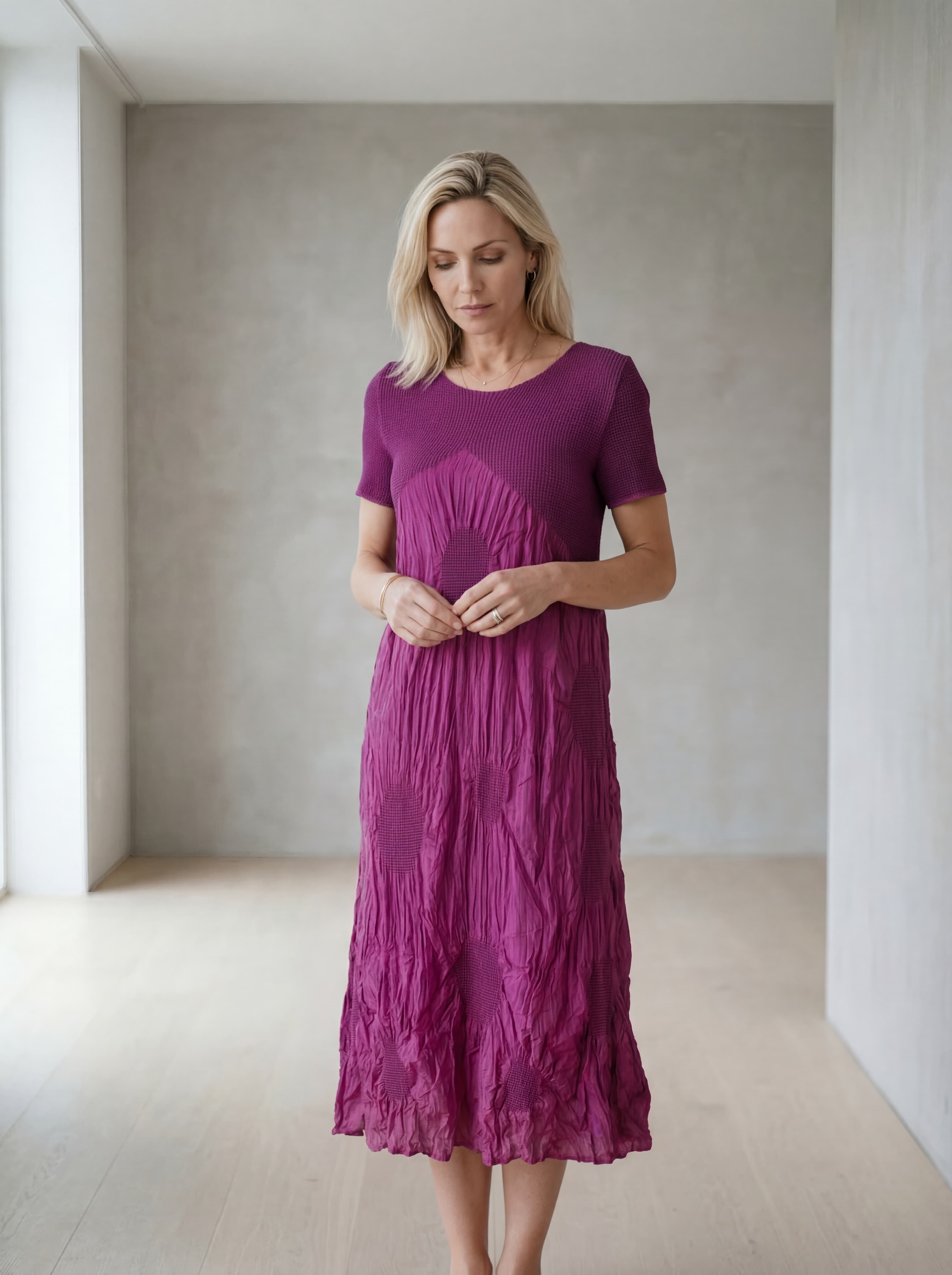 Abito Chiffon con Dettagli Plissettati — immagine 1