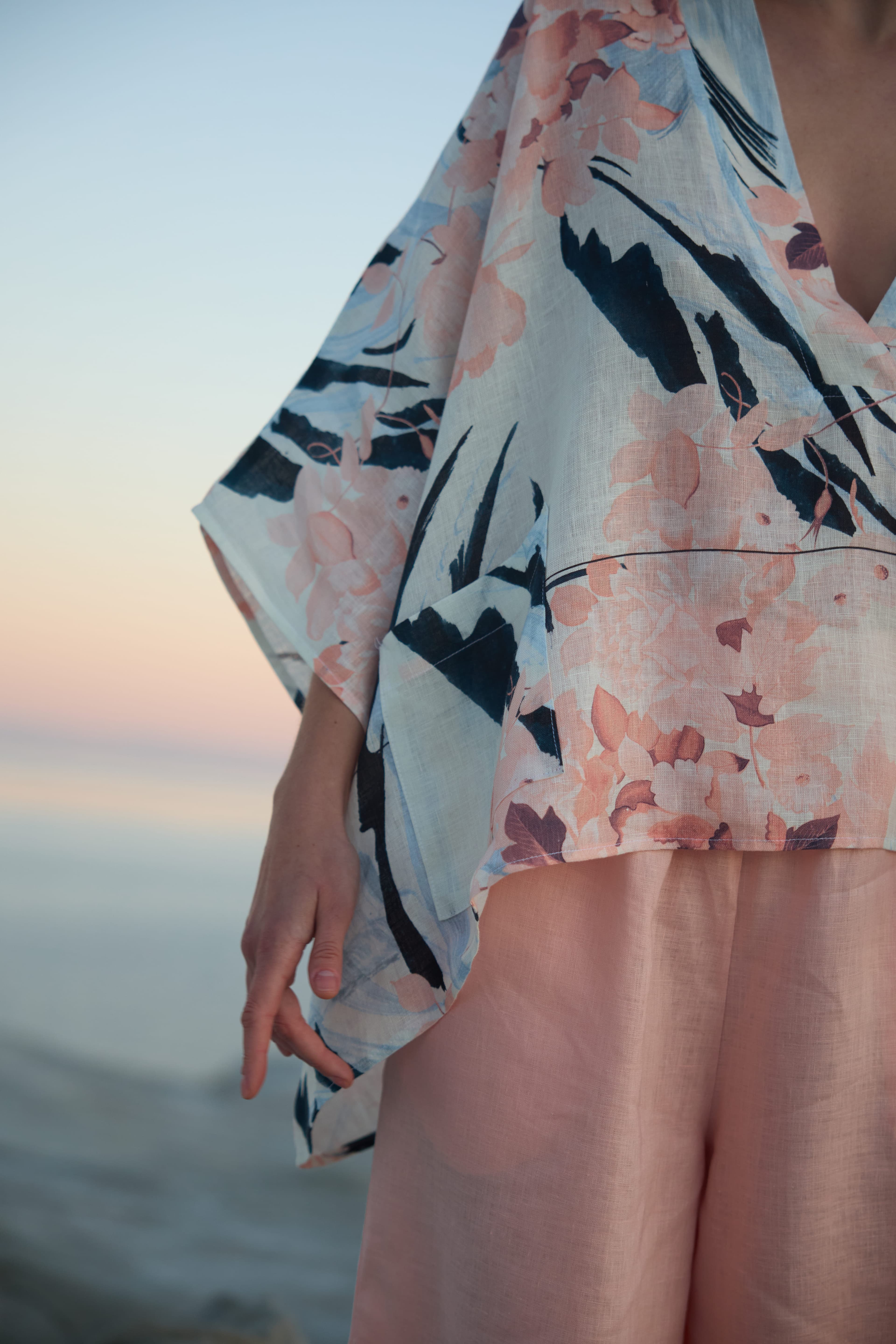 Poncho in Puro Lino con Stampa Botanica — immagine 1