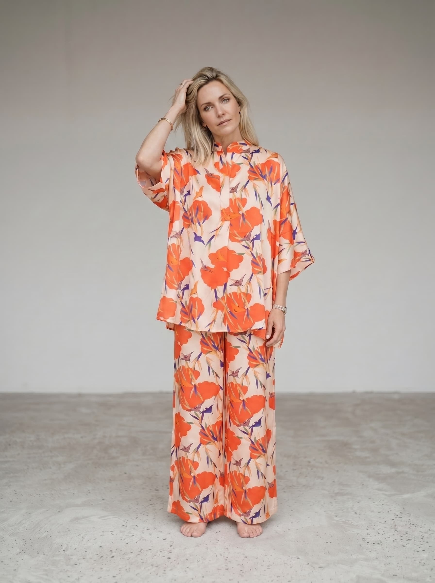 Camicia Oversize in Viscosa Satinata con Stampa Floreale — immagine 4