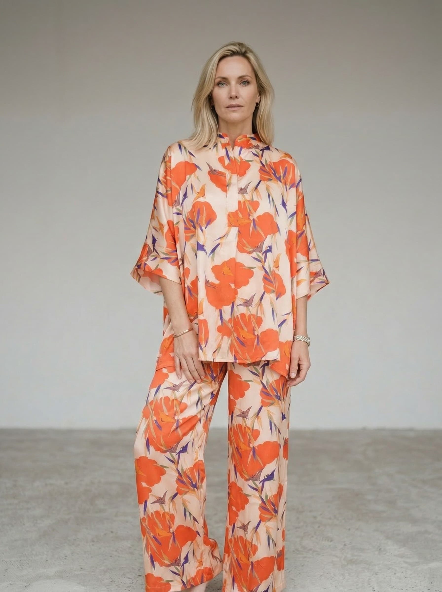 Camicia Oversize in Viscosa Satinata con Stampa Floreale — immagine 3