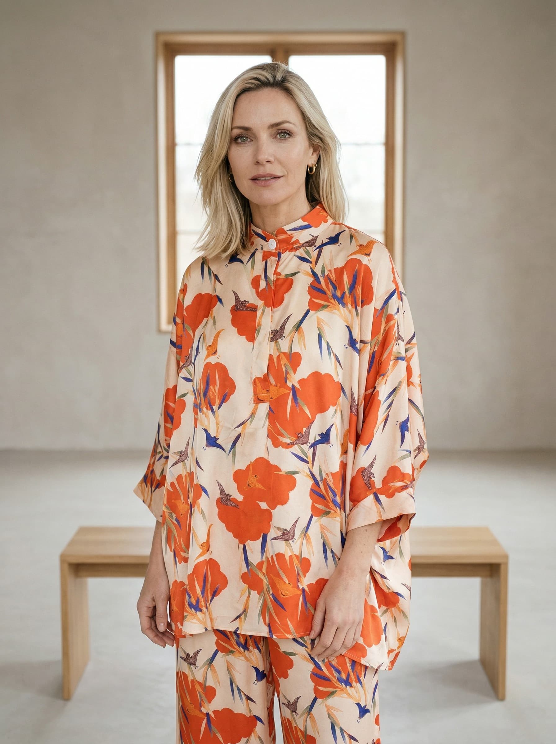 Camicia Oversize in Viscosa Satinata con Stampa Floreale — immagine 1