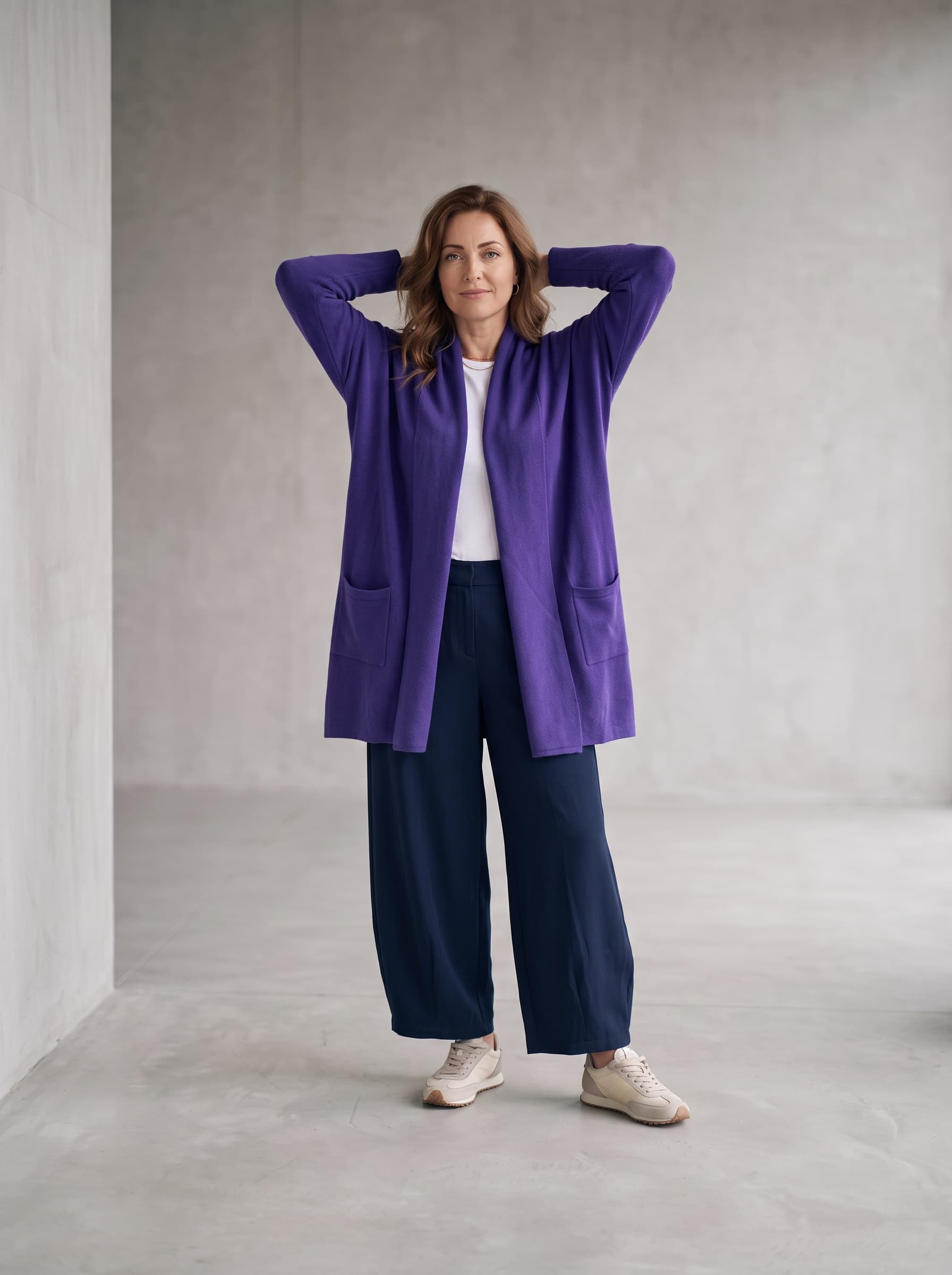 Cardigan Over Viola — immagine 2