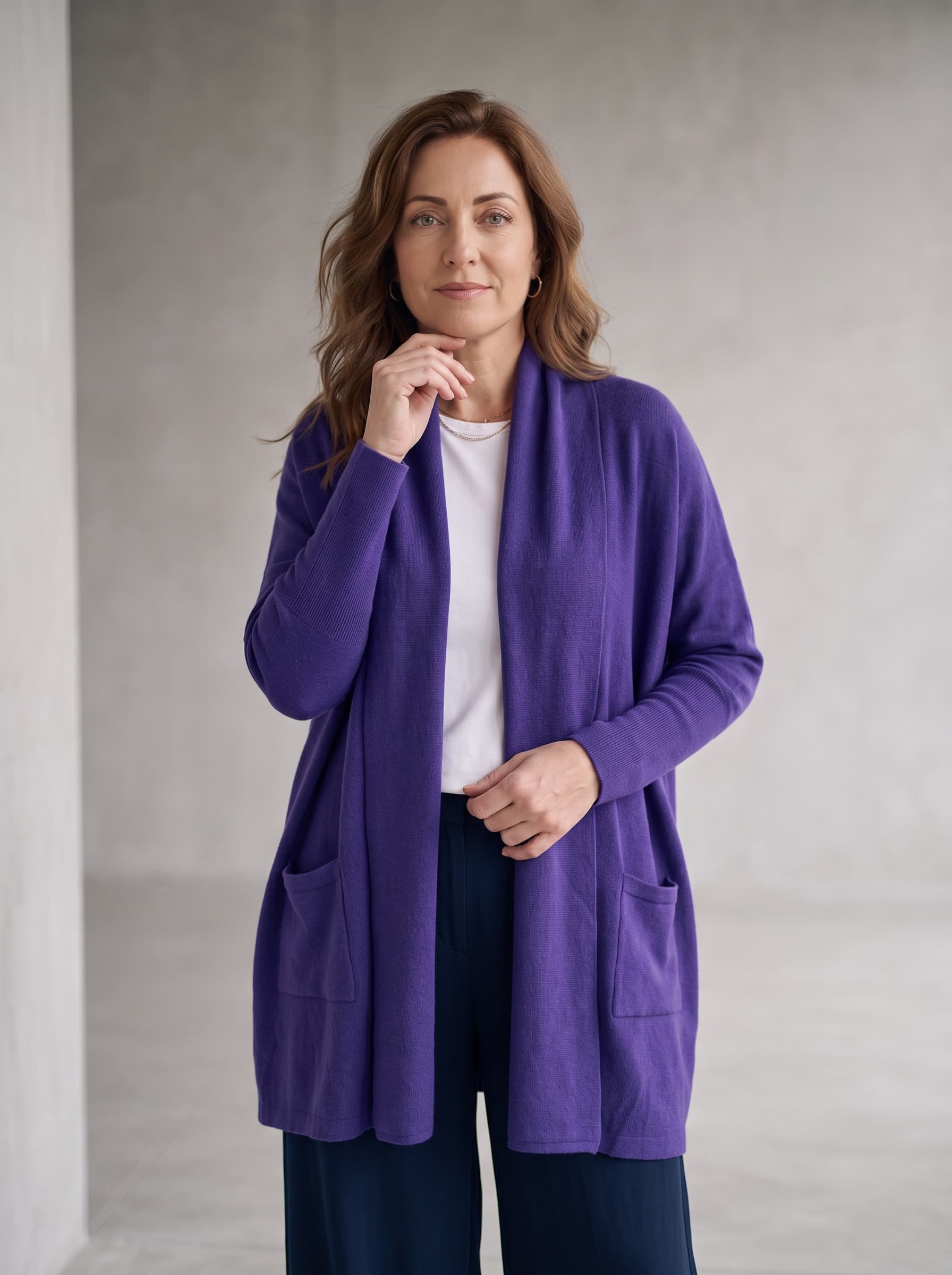 Cardigan Over Viola — immagine 1